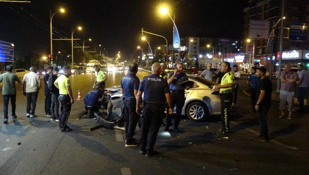 Malatya'da 4 Aracın Karıştığı Kazada Ortalık Savaş Alanına Döndü: 3 Yaralı