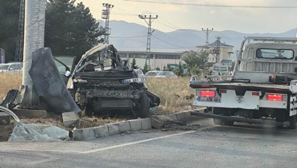 Malatya'da Yolcu Otobüsü İle Otomobil Çarpıştı: 1 Ölü, 1 Yaralı