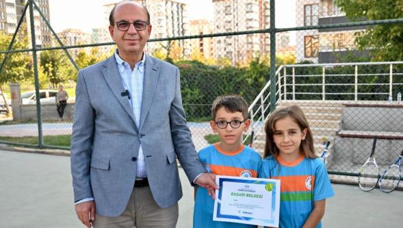 Yeşilyurt'ta Tenis Turnuvası Heyecanı Yaşandı