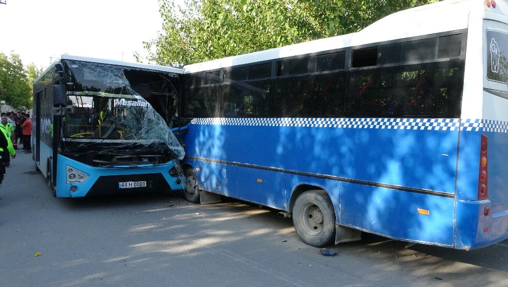 Malatya'da Belediye Otobüsü İle Öğrenci Servisi Çarpıştı: 25 Yaralı