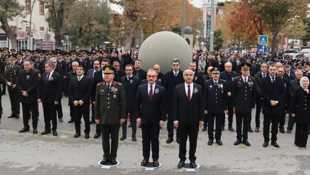 10 Kasım Gazi Mustafa Atatürk'ü anma töreni düzenlendi.