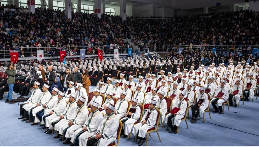 Başkan Er, Hafızlık Sürecinin Sadece Kur'an'ı Ezberlemekle Sınırlı Kalmadığını Belirterek....