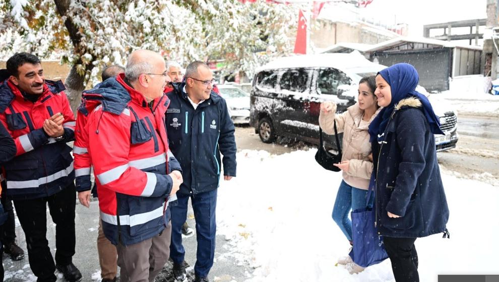 Malatya Büyükşehir Belediyesi'nin karla mücadele çalışmaları sürüyor