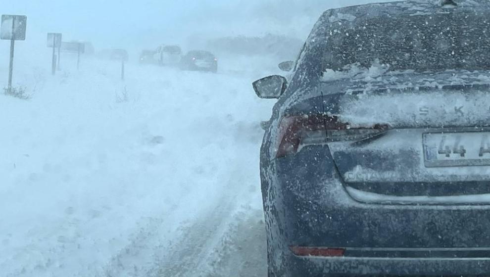 Malatya Kayseri Yolu  Yoğun Kar Yağışı Nedeniyle Kapandı...