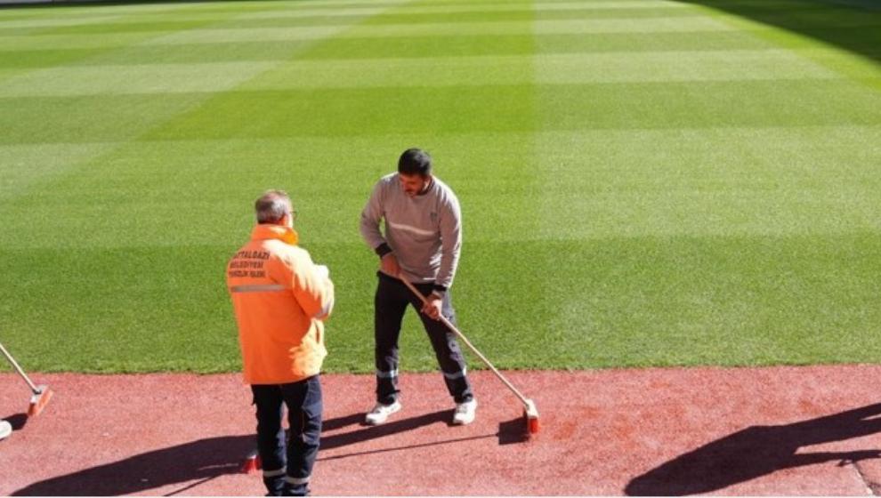 Malatya Stadyumu yeniden futbola hazırlanıyor