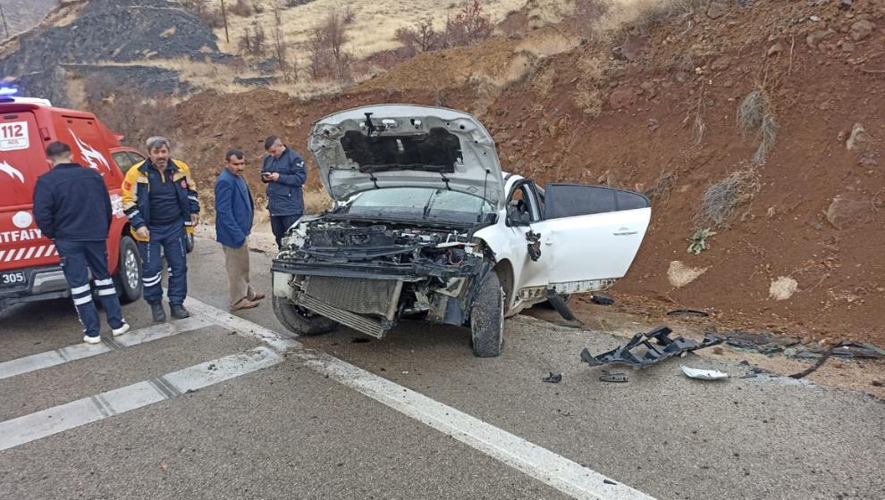 Malatya'da kontrolden çıkan araç devrildi: 6 yaralı