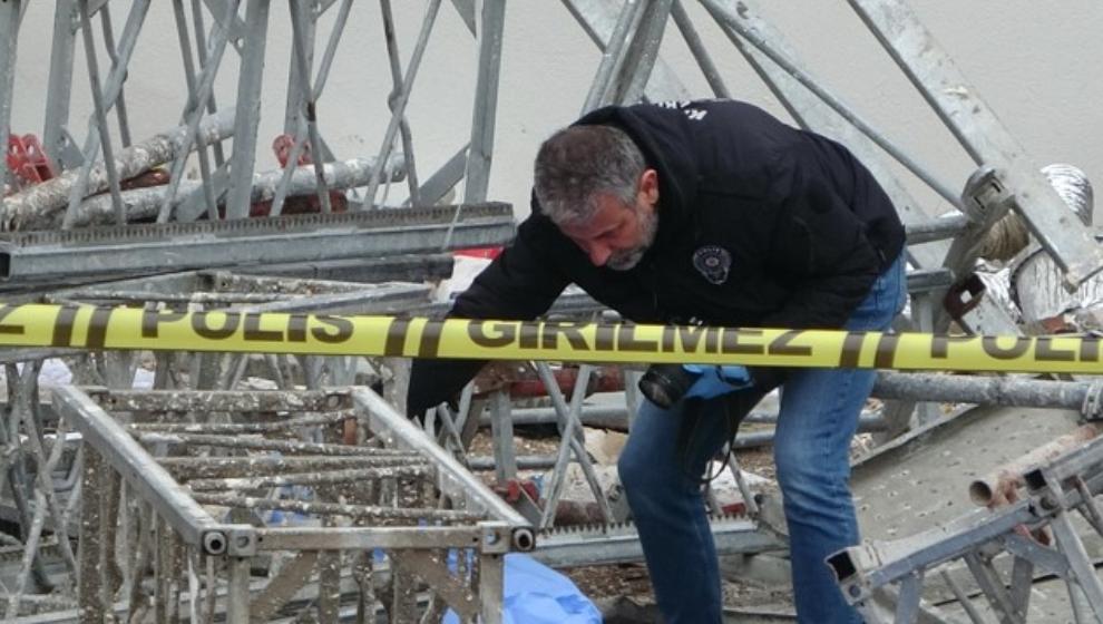 Malatya'da tadilat yapılan binada iskele çöktü: 2 ölü