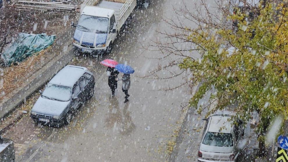 Malatya'nın Darende ilçesi Beyaza Büründü