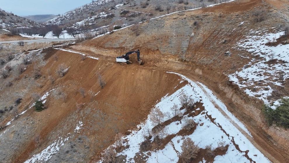 Yeşilyurt Kırsalında Yeni Yol Çalışmaları Başladı.