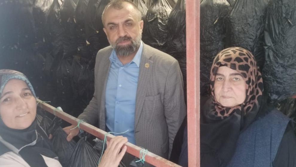 Kadınlar Konteynerde Üretim Yapıyor..