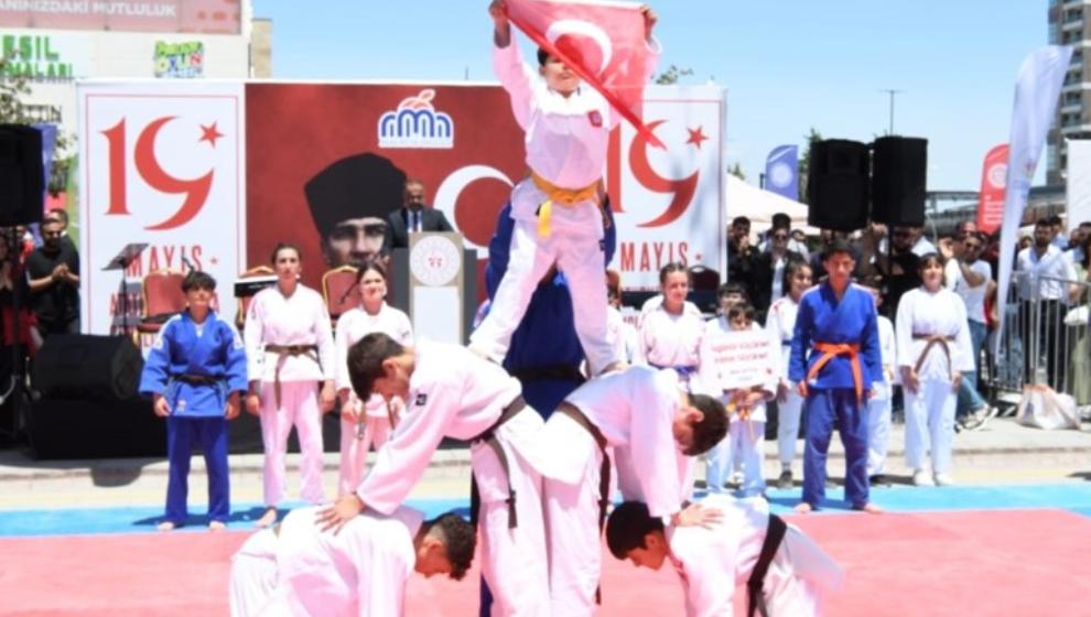 19 Mayıs Atatürk'ü Anma Gençlik ve Spor Bayramı'nın 106'ıncı Yılı Coşkuyla Kutlandı.