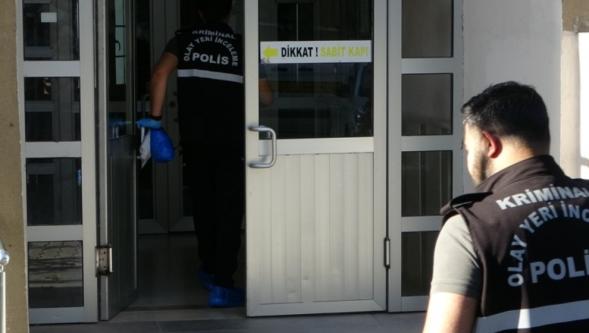 Evinde  Ölü Bulunduı..