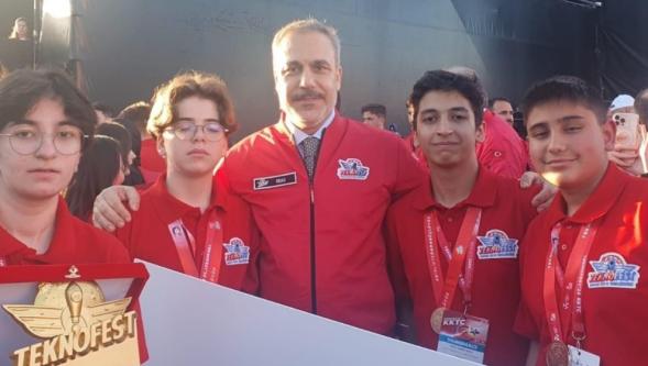 Teknofest 2025 Kıbrıs Finalleri'nden Türkiye Şampiyonu olarak Döndü..