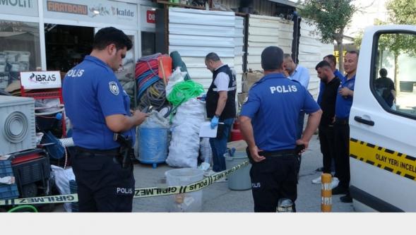 Turgut Temelli Caddesin'de Esnafa  Silahlı Saldırı.