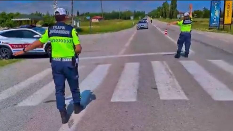 Yolların Kuralı Olur, Kralı Olmaz