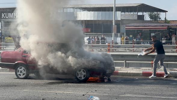 5 Litrelik Su Bidonu ile Yangını Söndürmeye Çalışan Sürücü..