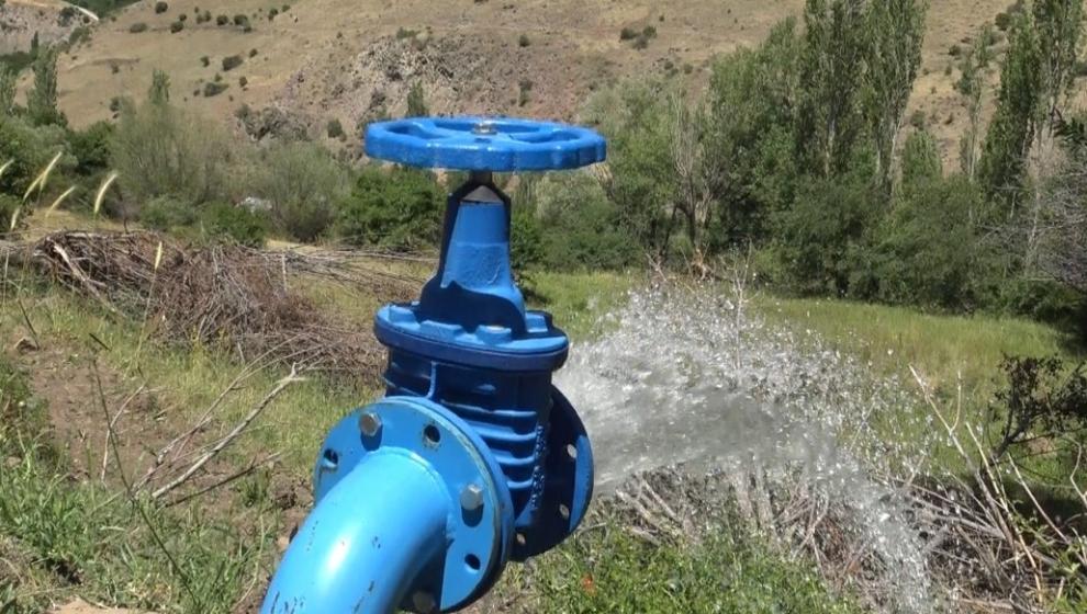 Suya Yön, Toprağa Can