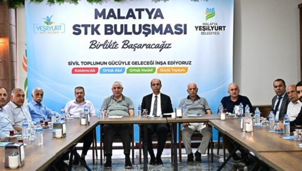 Başkan   İlhan Geçit, Sivil Toplum Kuruluşlarının Temsilcileriyle Bir Araya  Geldi.