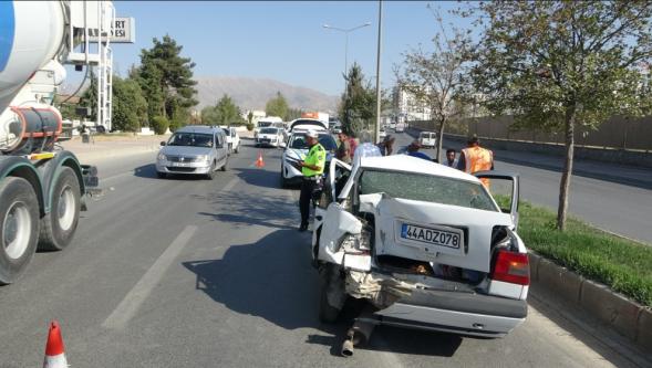 Kaza Trafiği Felç Etti.