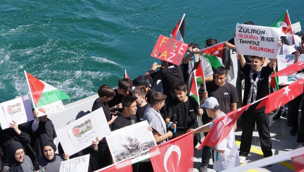 Battalgazi Feribot İskelesi’nde  Gazze’ye  Destek