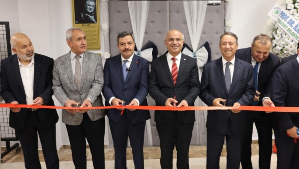 Malatya Turgut Özal Üniversitesinde Kenan Işık'ın Adı Amfiye Verildi