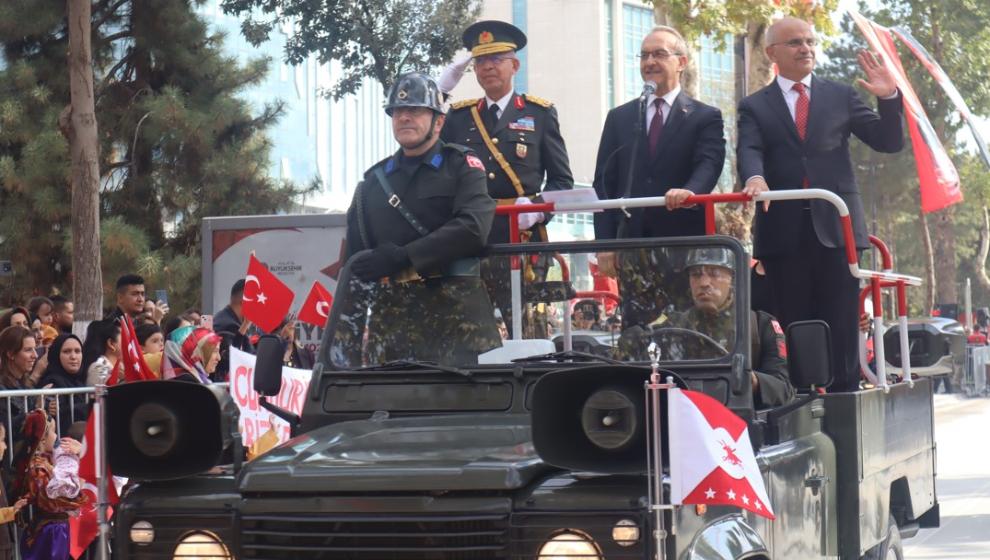 Cumhuriyetin 102.Yılı Törenlerle Kutlandı