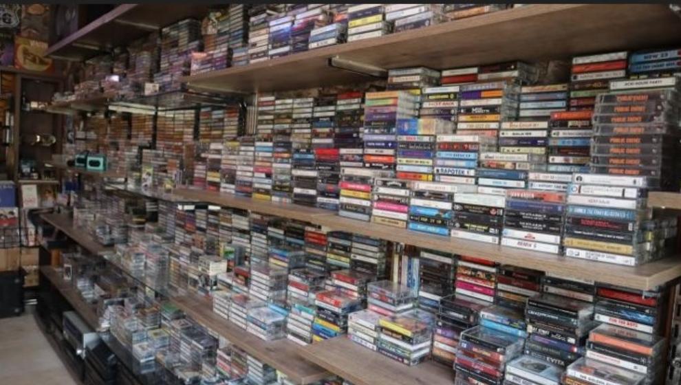 Kasetlerle Birlikte Kasetçalarlara da İlgi Büyük.