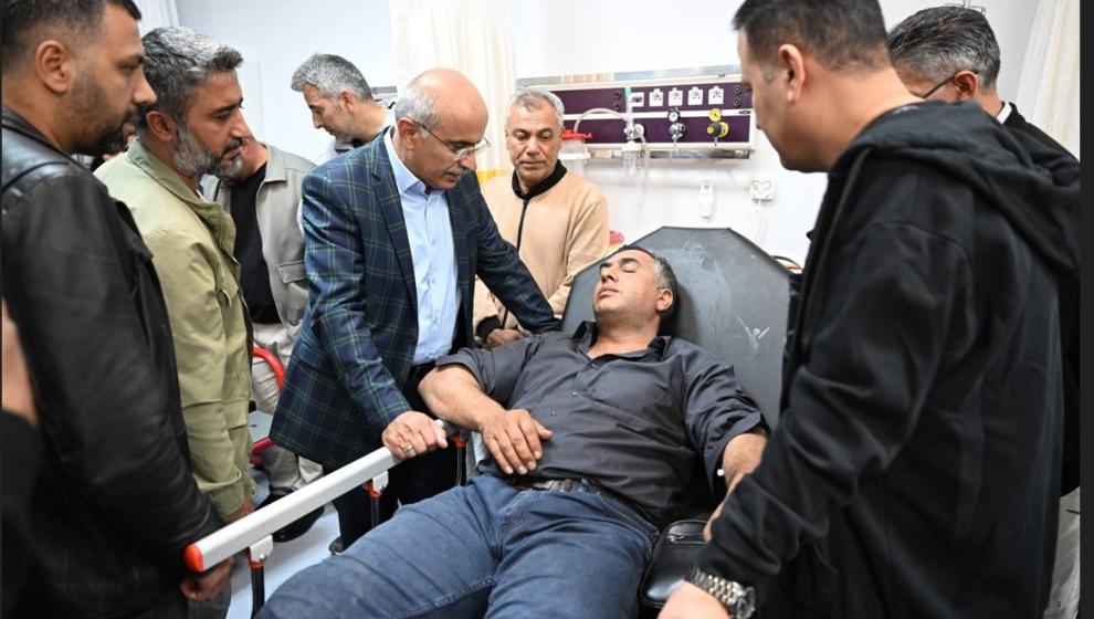 Mbb  Yol Yapım Ekibini Taşıyan Minibüs Kaza Yaptı: 4 Yaralı