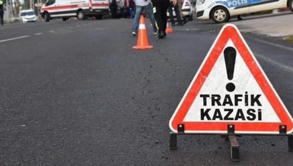 Otomobil ile Kamyonet Çarpıştı ,Yaralılar Var.