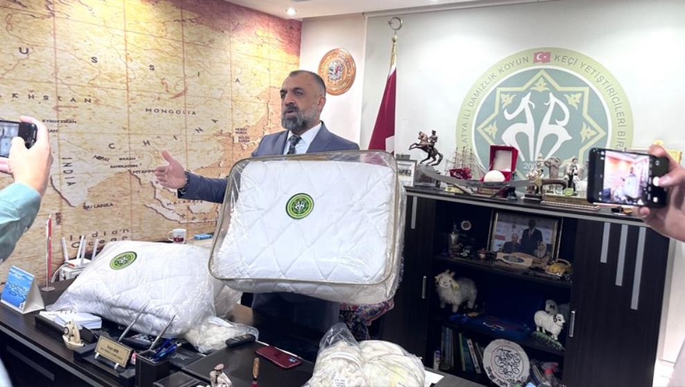 Yünler Yorgana Dönüştürülüyor..