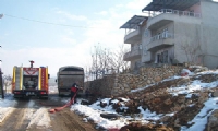 Su kesintilerinin yaşandığı mahallelere itfaiye araçlarıyla su taşındı
