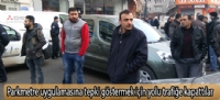 Parkmetre uygulamasına tepki göstermek için yolu trafiğe kapattılar