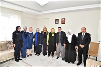 Hanımefendi Hanife Yazıcı Battalgazi İlçesindeki Şehit Ailelerine Ziyarette Bulundu