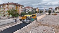 Büyükşehir Belediyesi Tevfik Temelli Caddesi'nde Geçici Kaldırım Çalışması Yapıyor