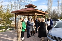 Hanife Yazıcı, Şehit Yarbay Songül Yakut'un Ailesini Ziyaret Etti