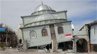 İlk Depremde Minaresi, İkincisinde Kendisi Yıkılan Cami Yan Yattı