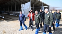 Vali Ersin Yazıcı'dan Akçadağ'daki Süt Çiftliği Üretim Tesislerine Ziyaret