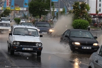 Malatya'da Sağanak Yağış Hayatı Olumsuz Etkiledi