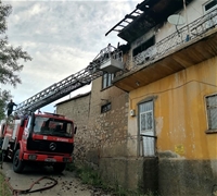 Malatya'da Ev Yangını, 2 Kişi Dumandan Etkilendi