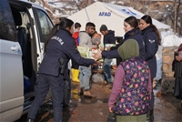 Kadın Astsubaylar Deprem Bölgesinde