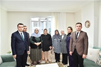 Hanımefendi Hanife Yazıcı'dan Yeşilyurt İlçesindeki Şehit Ailelerine Ziyaret