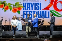 Kayısı Festivalinde Oğuzhan Koç Rüzgarı Esti