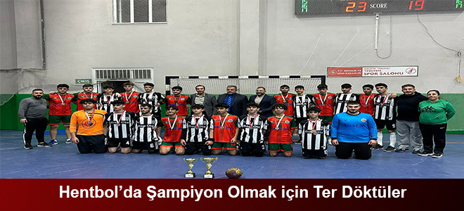 Hentbol’da Şampiyon Olmak için Ter Döktüler