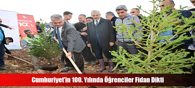 Cumhuriyet’in 100. Yılında Öğrenciler Fidan Dikti