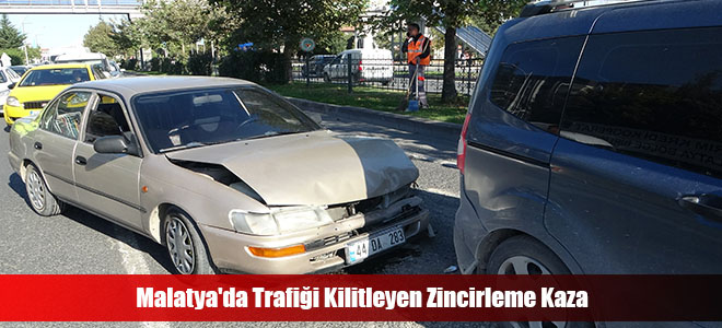 Malatya'da Trafiği Kilitleyen Zincirleme Kaza