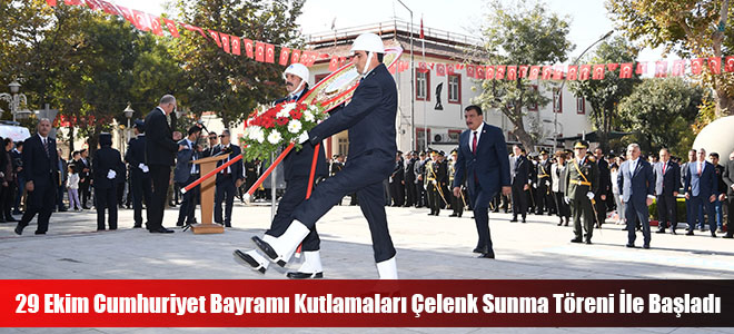 29 Ekim Cumhuriyet Bayramı Kutlamaları Çelenk Sunma Töreni İle Başladı