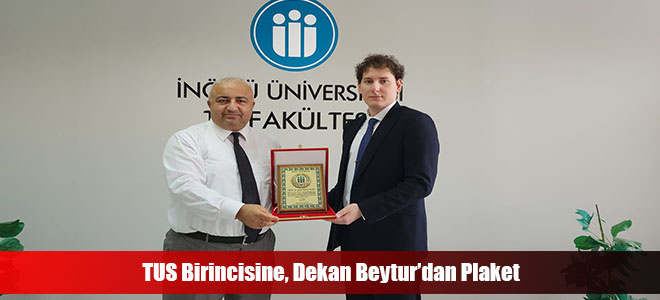 TUS Birincisine, Dekan Beytur’dan Plaket