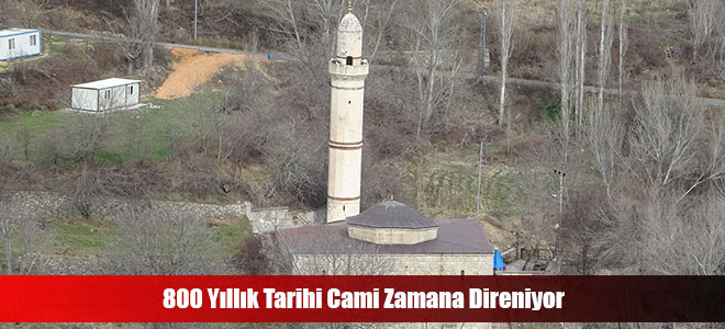 800 Yıllık Tarihi Cami Zamana Direniyor