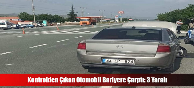 Kontrolden Çıkan Otomobil Bariyere Çarptı: 3 Yaralı