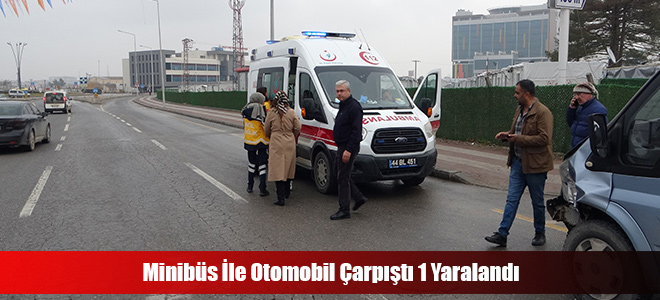 Minibüs İle Otomobil Çarpıştı 1 Yaralandı